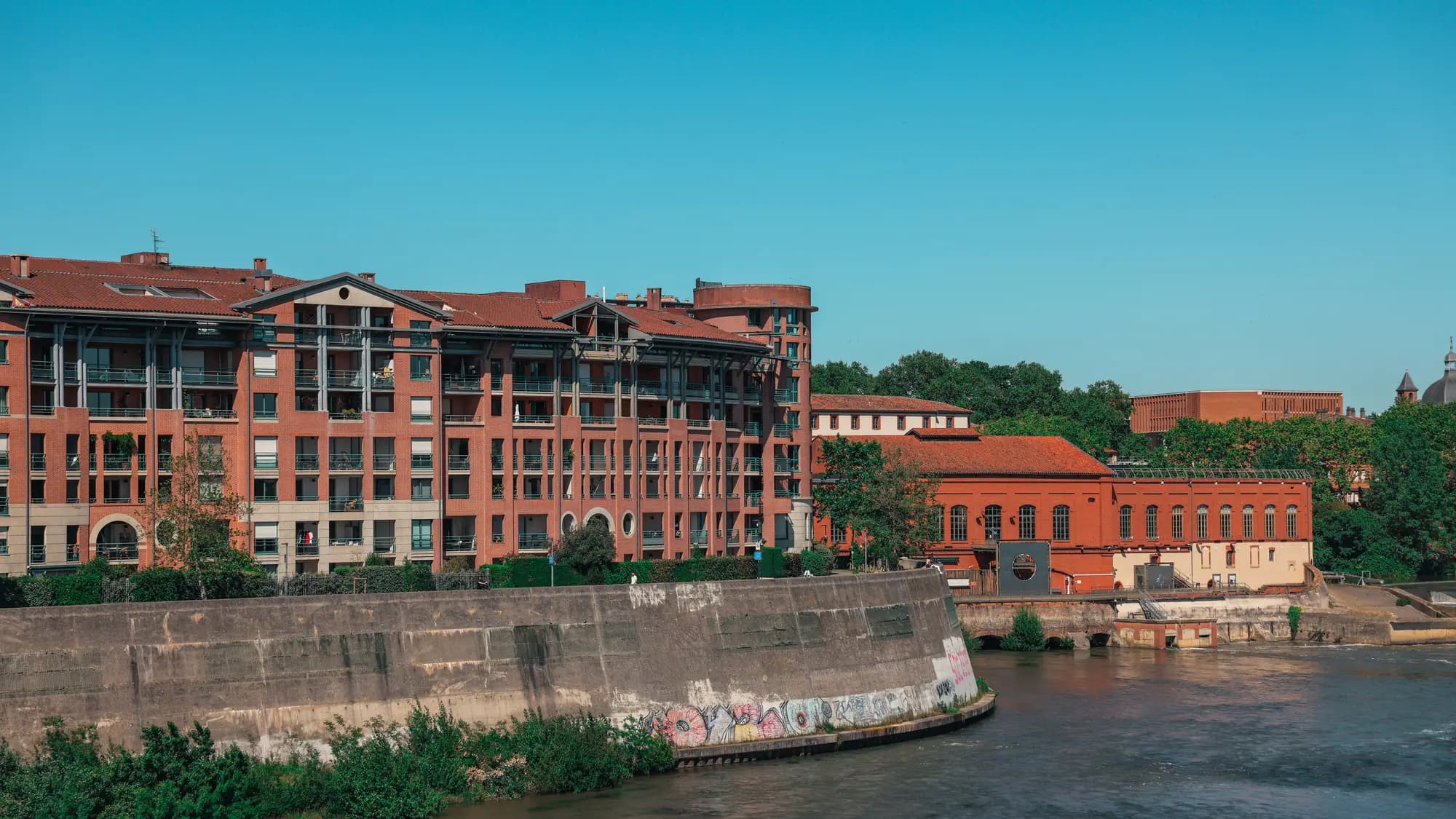Les quais de la Garonne à Toulouse